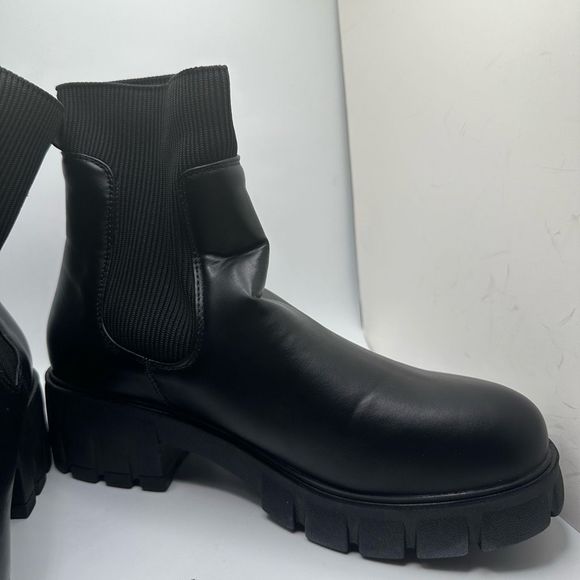 CUSHIONAIRE Women's slip on chelsea boot +Memory Foam 11 BLACK - Picture 6 of 7